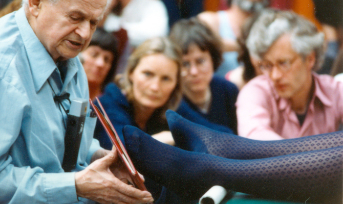 Moshé Feldenkrais teaching Freiburg 1981