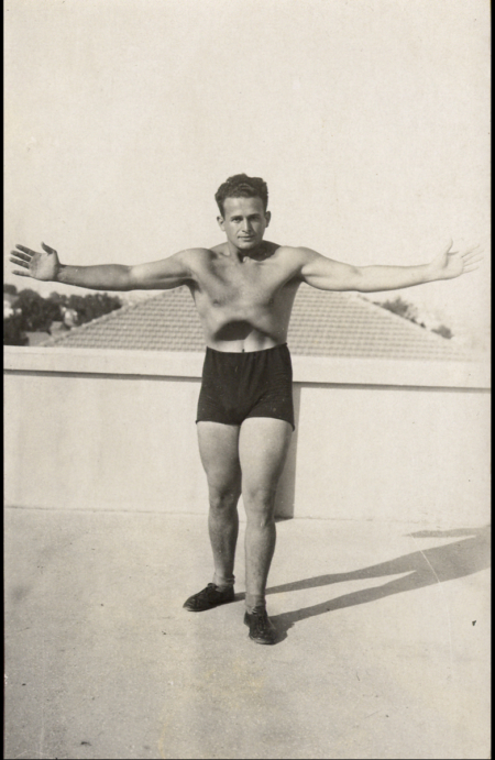 IFF Archive Image: IFF_Contracting_the_abdomen_while_exhaling